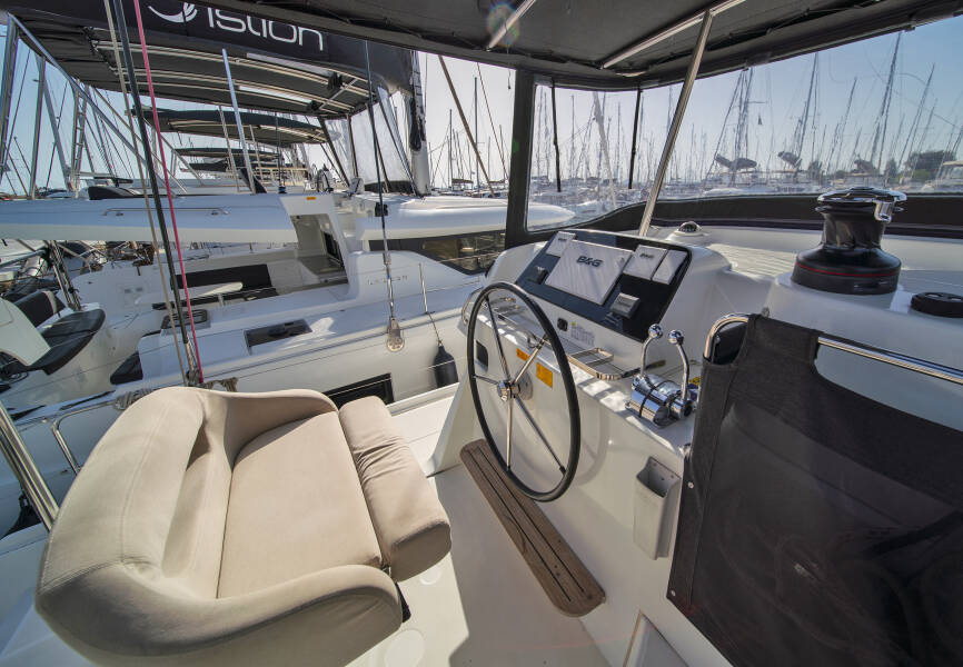Lagoon 42
