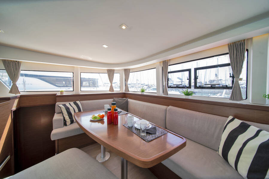 Lagoon 42