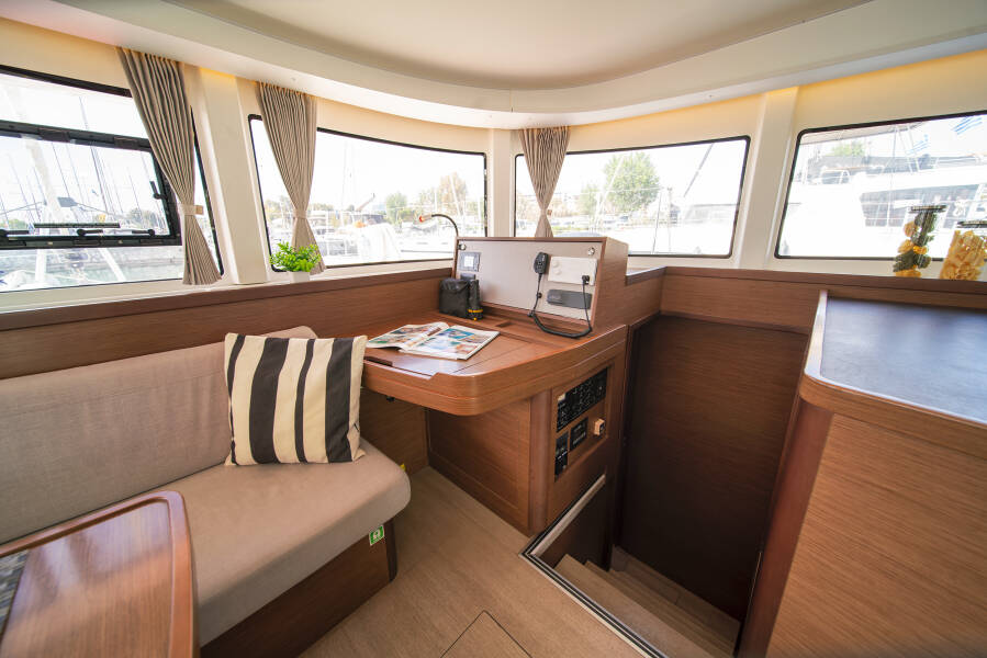 Lagoon 42