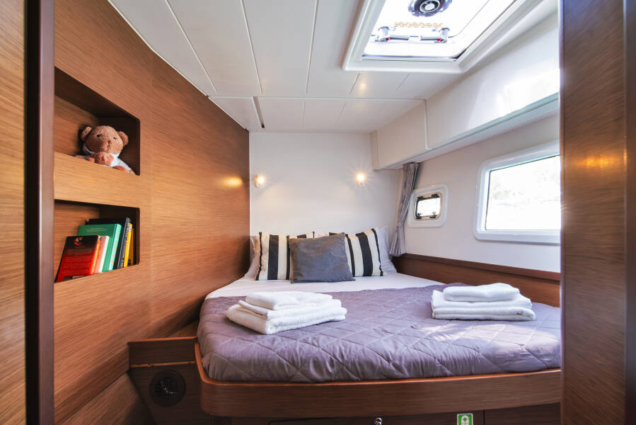 Lagoon 42