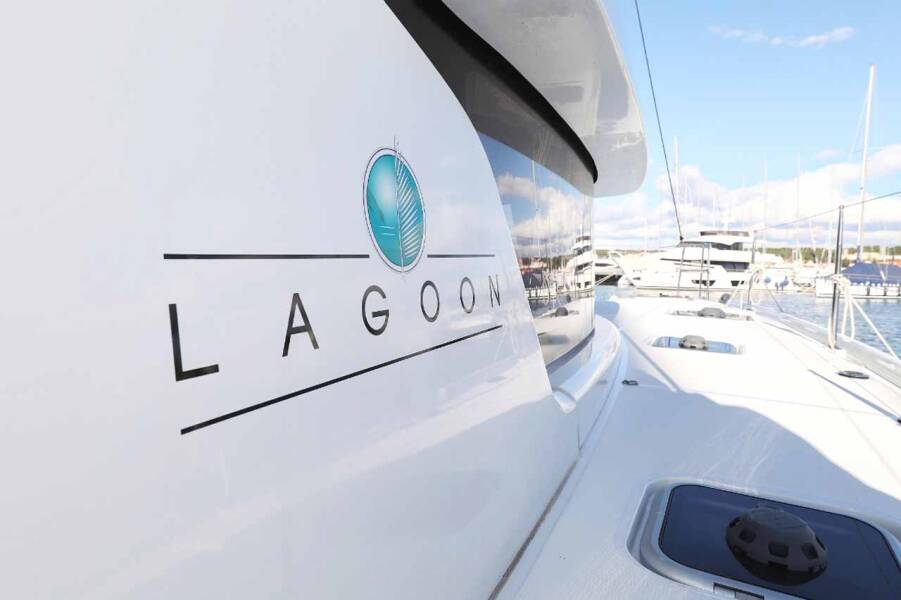 Lagoon 42
