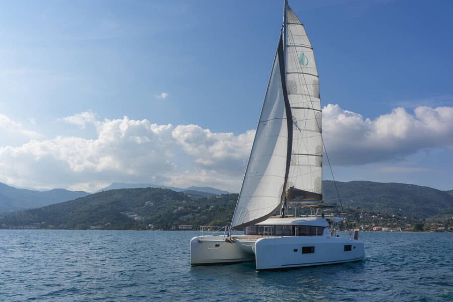 Lagoon 42