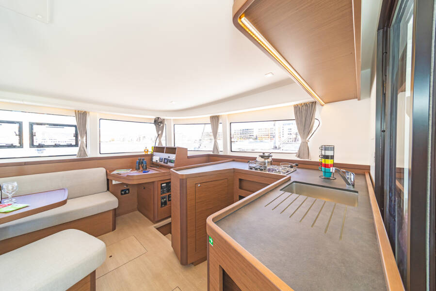 Lagoon 42
