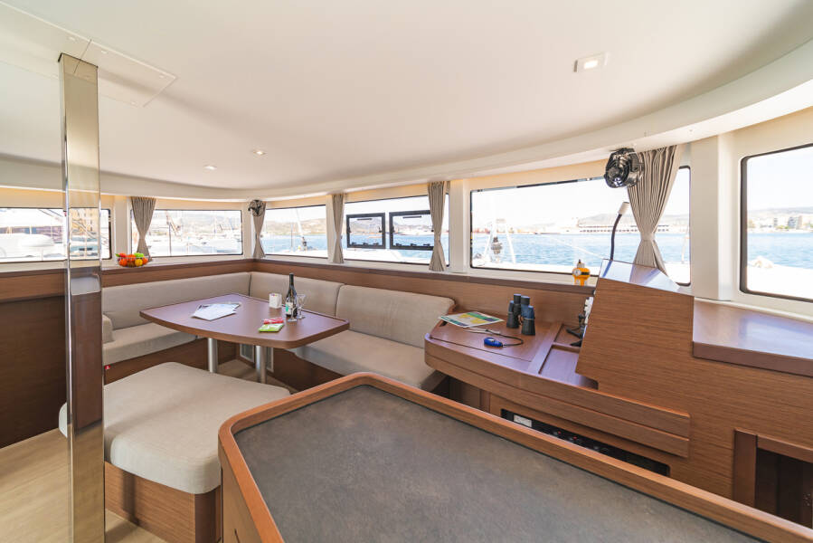 Lagoon 42