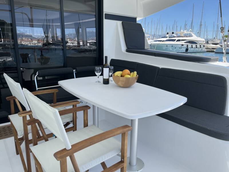 Lagoon 42