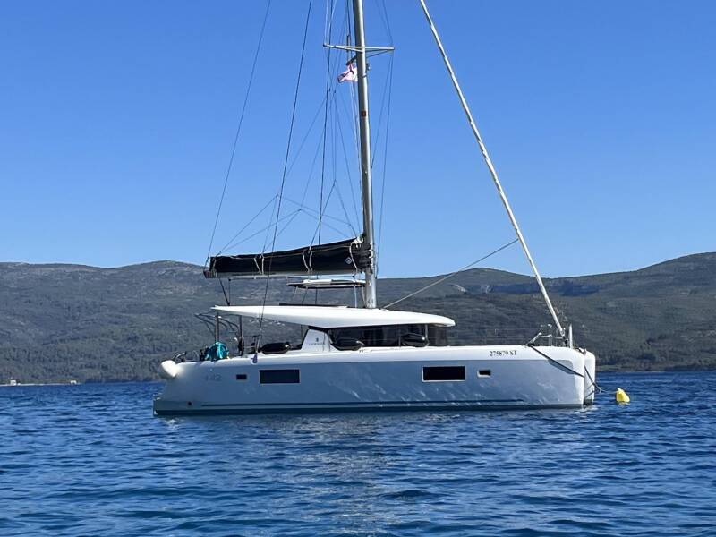 Lagoon 42