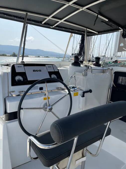 Lagoon 42