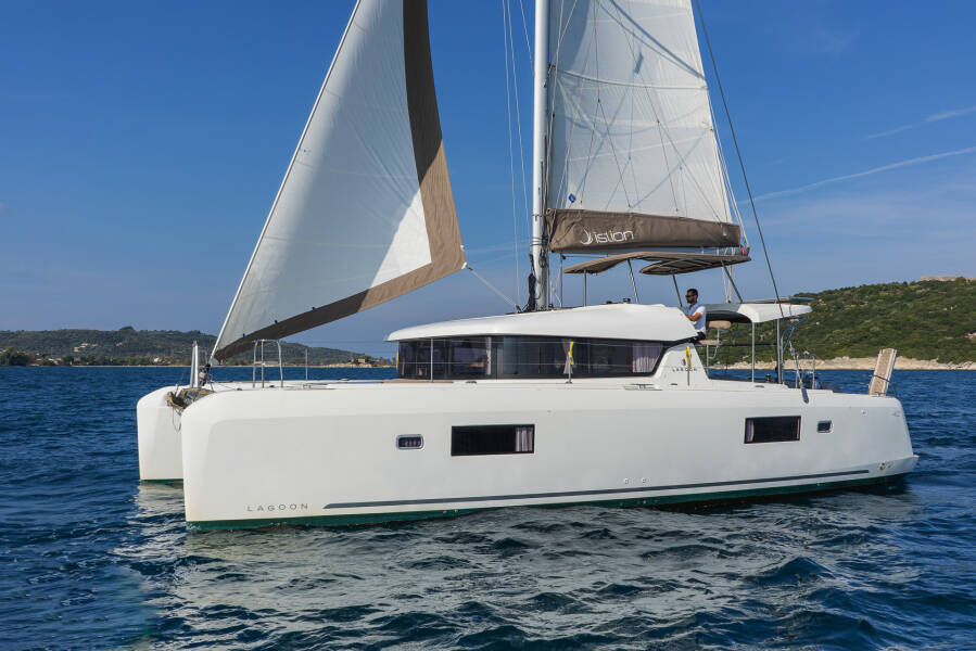Lagoon 42