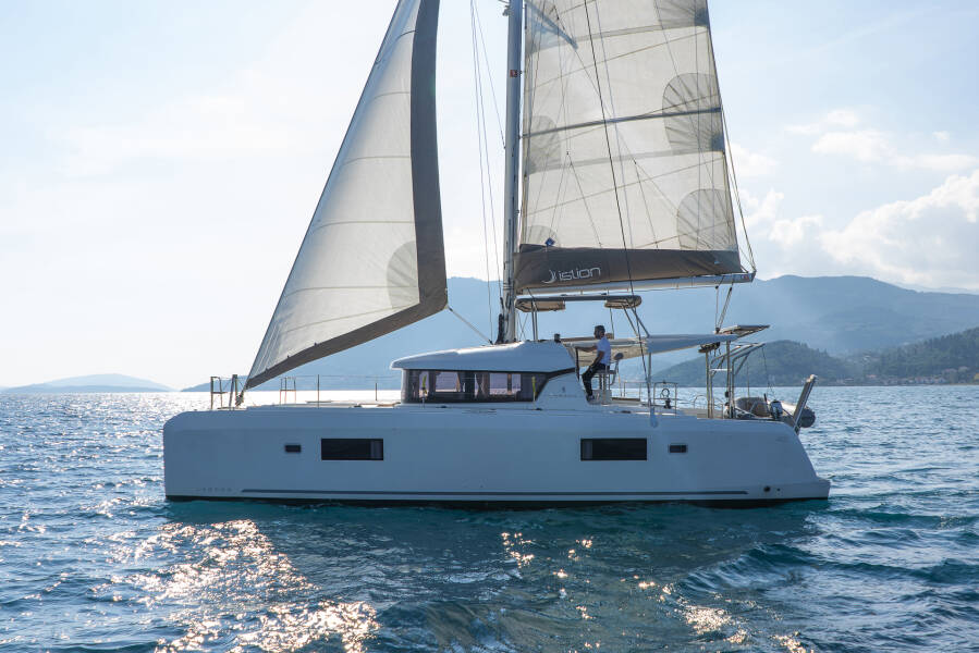Lagoon 42