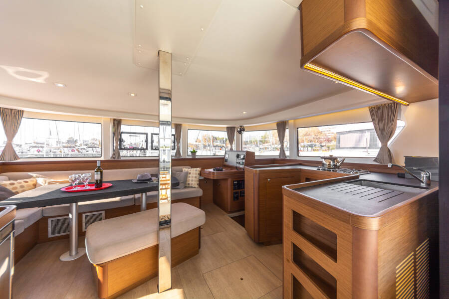 Lagoon 42