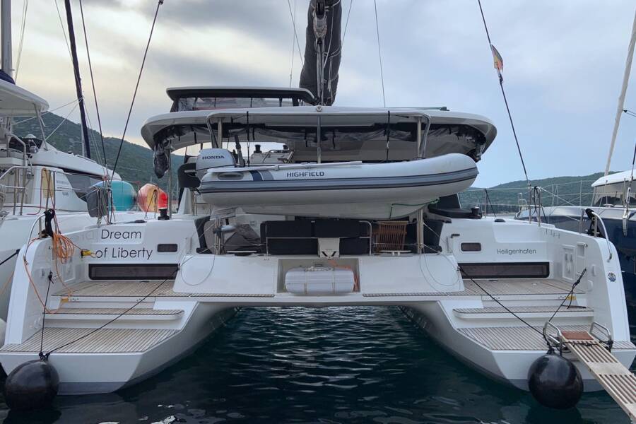 Lagoon 42