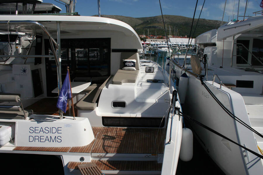 Lagoon 42