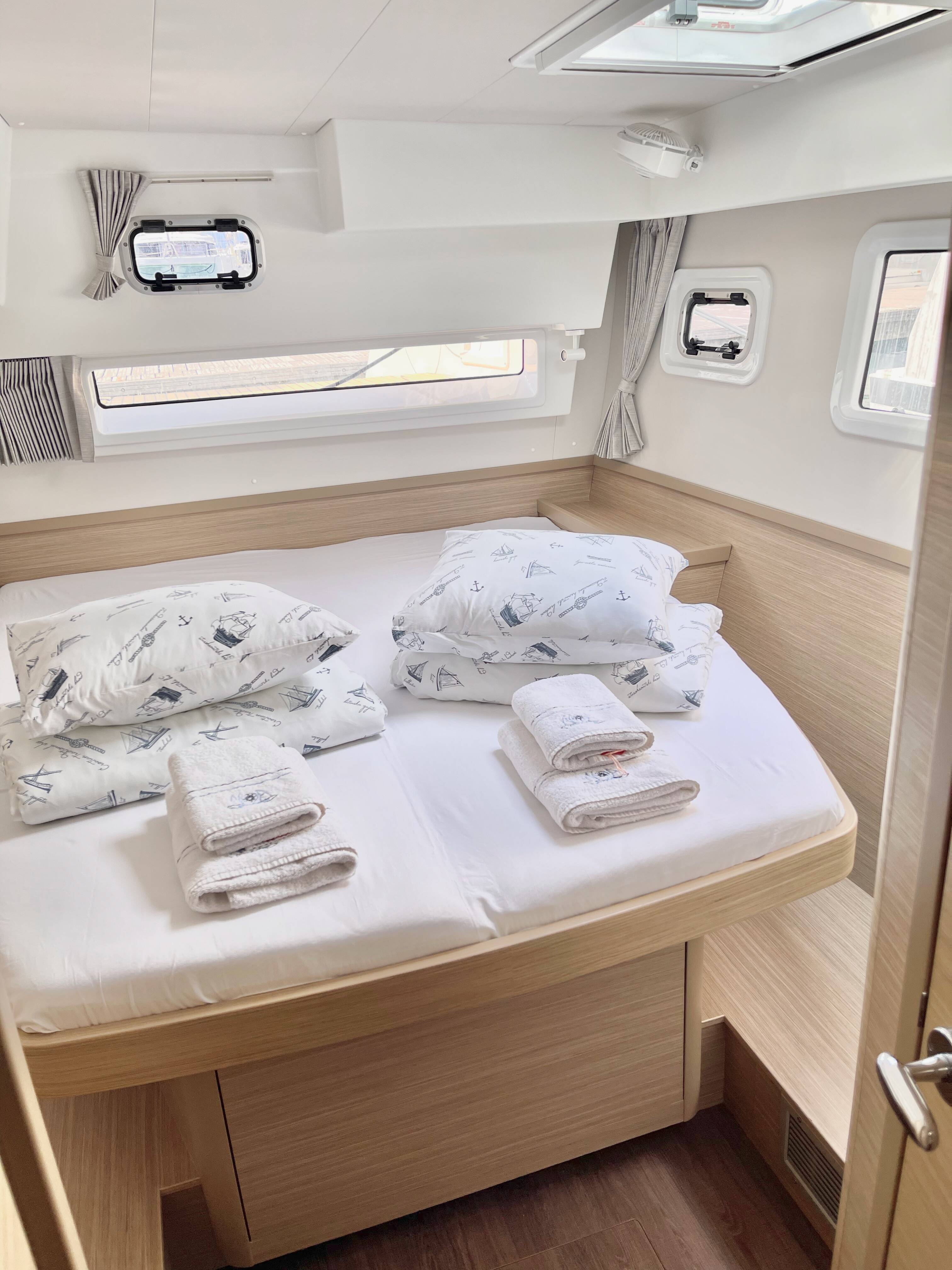Lagoon 42