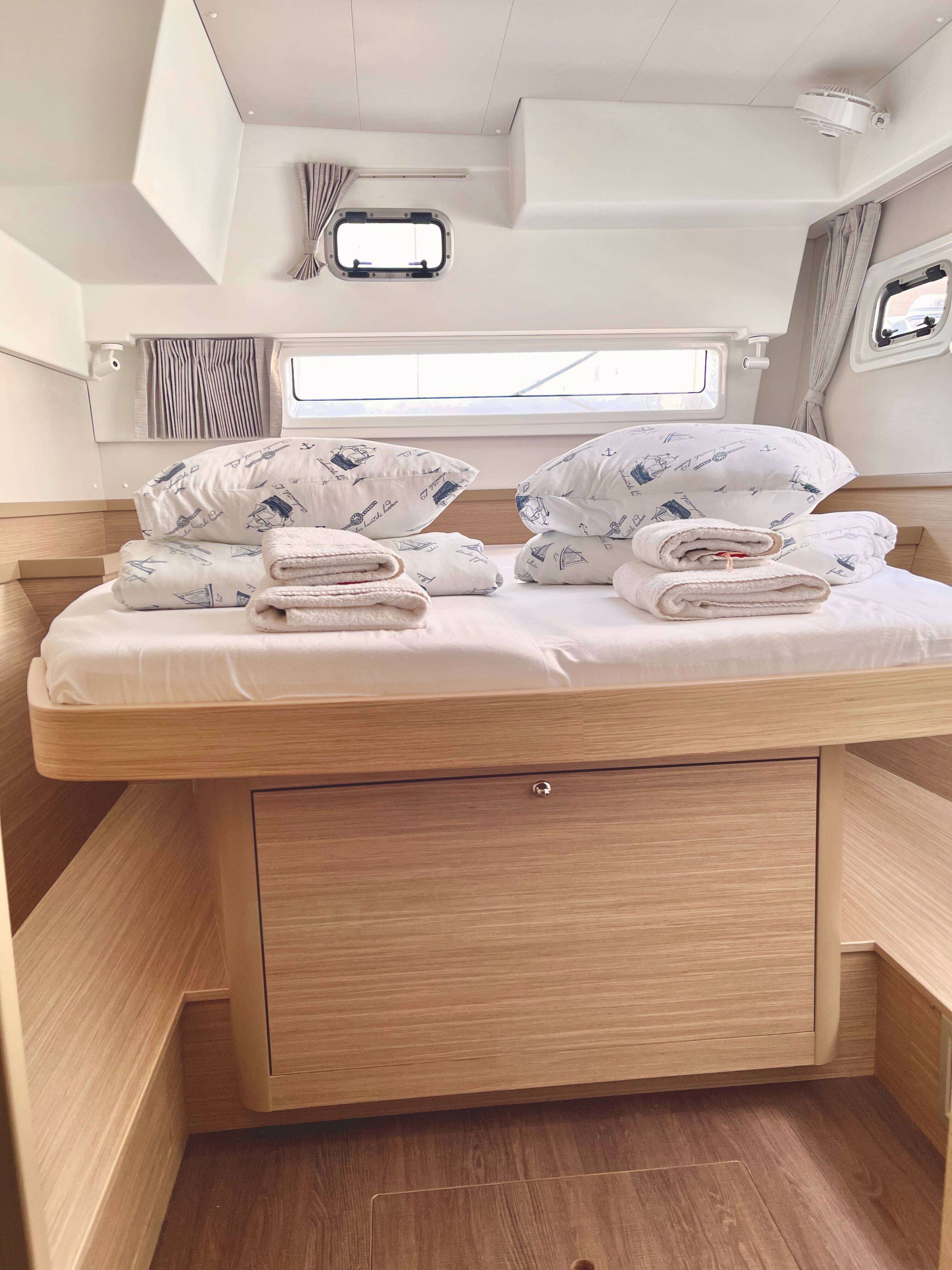 Lagoon 42