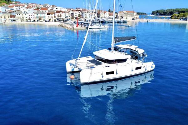 Lagoon 42