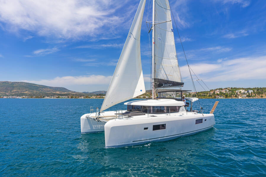 Lagoon 42