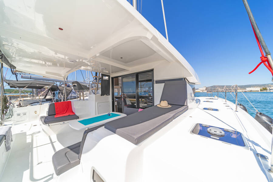 Lagoon 42