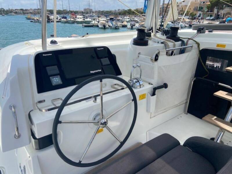 Lagoon 42