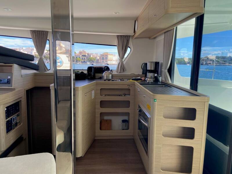 Lagoon 42