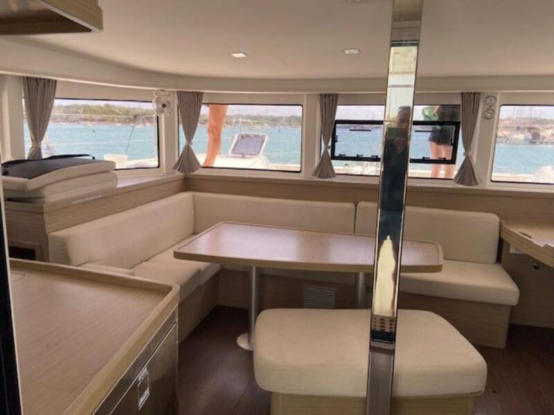 Lagoon 42