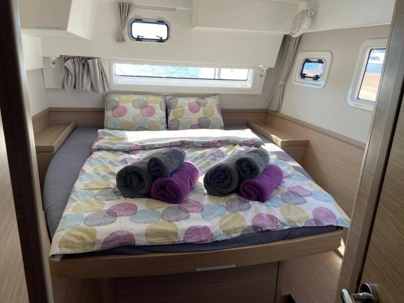 Lagoon 42