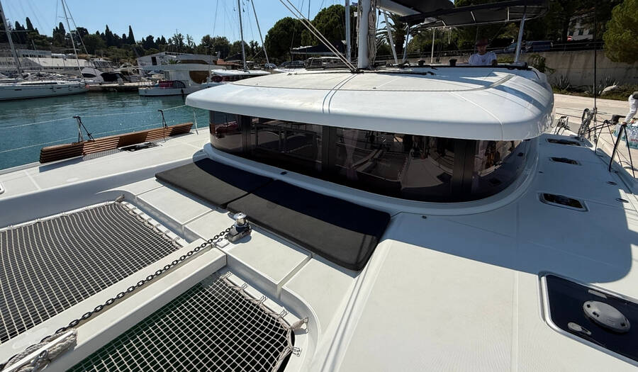 Lagoon 42