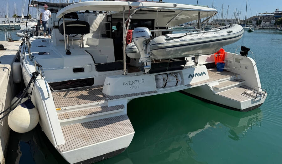 Lagoon 42