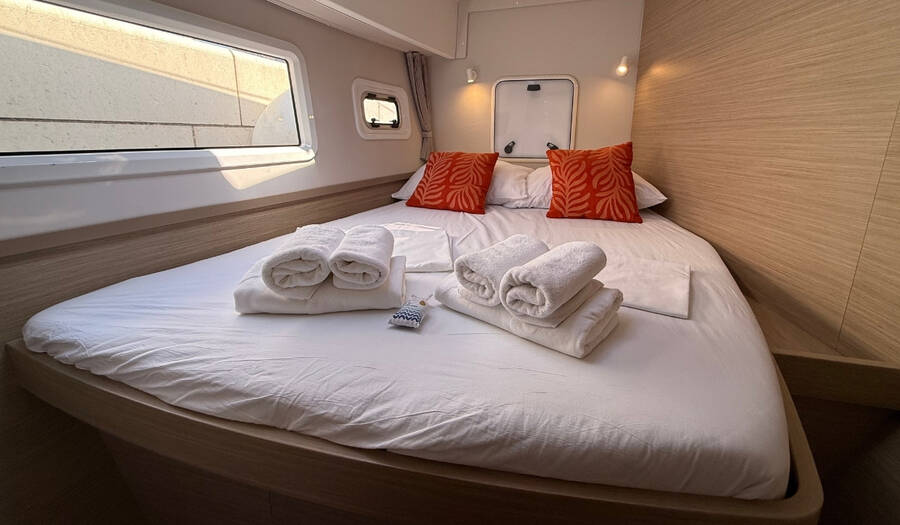 Lagoon 42