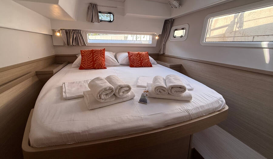 Lagoon 42