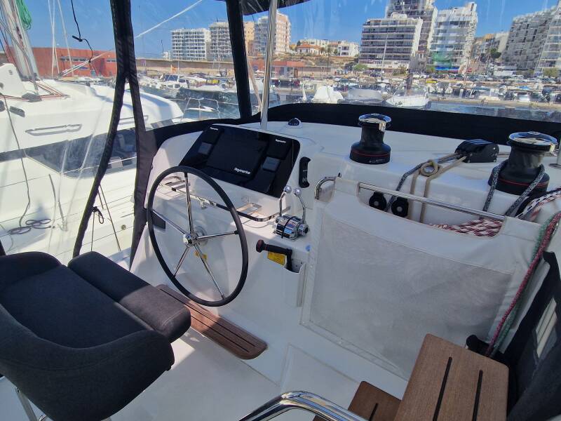 Lagoon 42