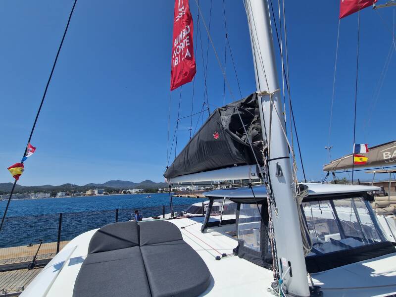 Lagoon 42