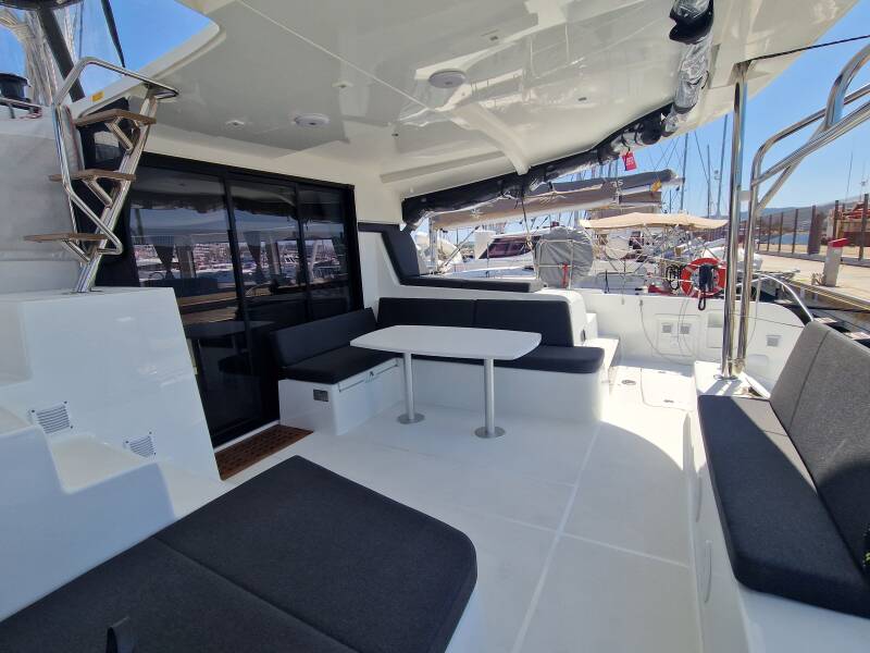 Lagoon 42