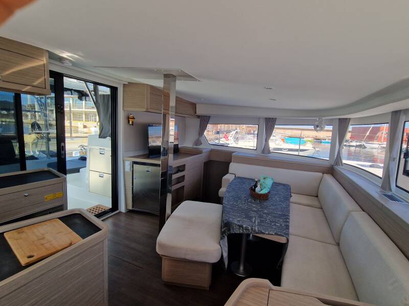 Lagoon 42
