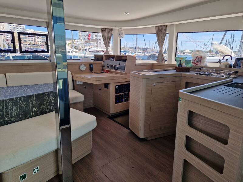 Lagoon 42