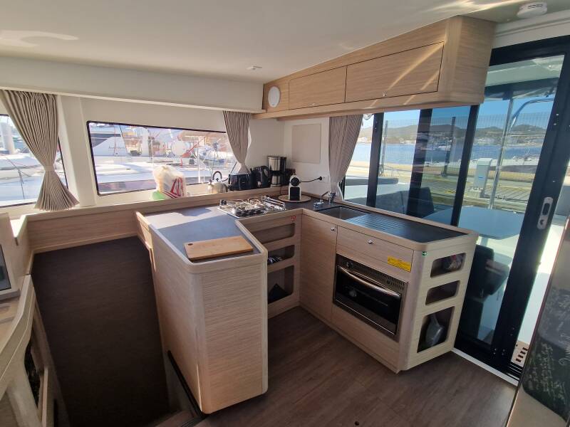 Lagoon 42