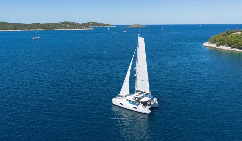 Lagoon 42