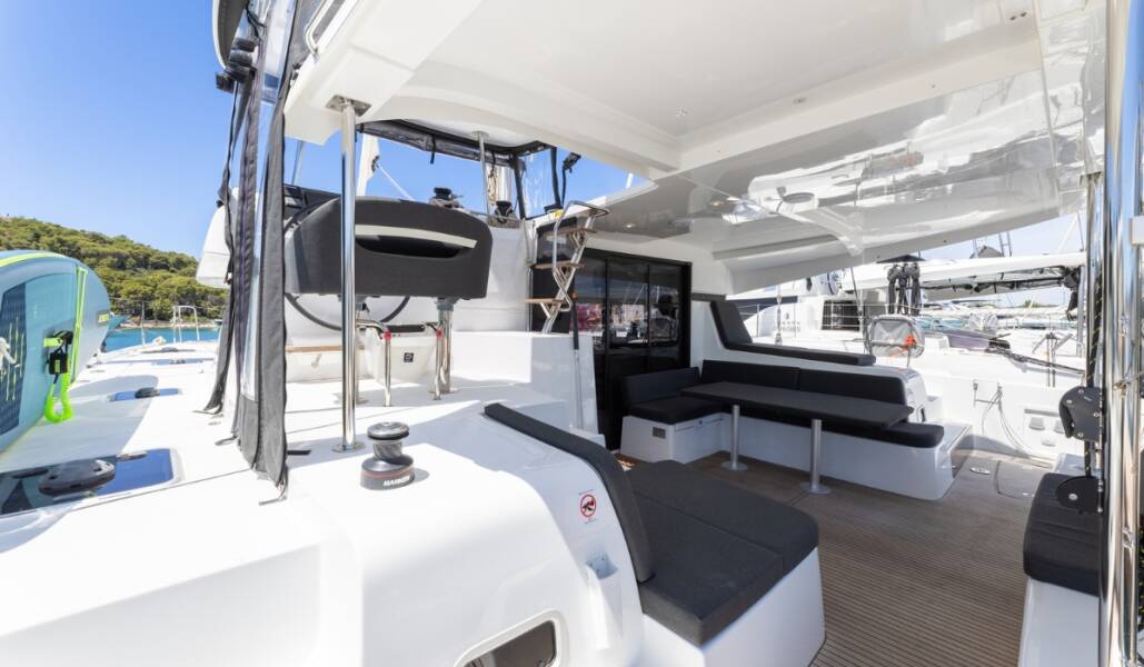Lagoon 42