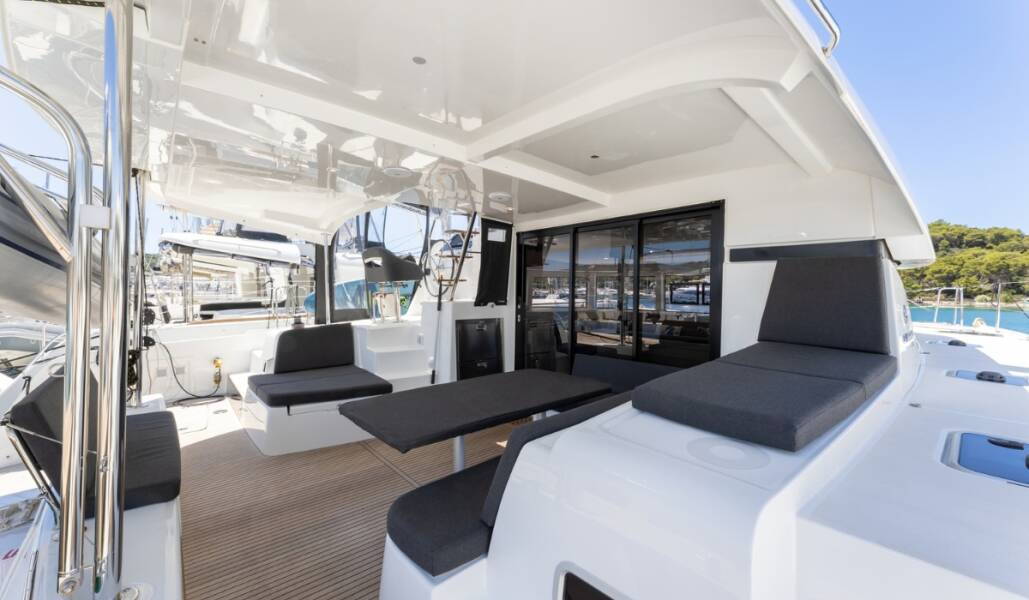 Lagoon 42
