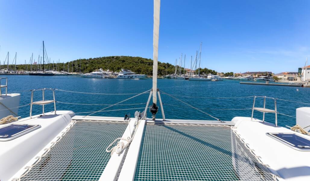 Lagoon 42