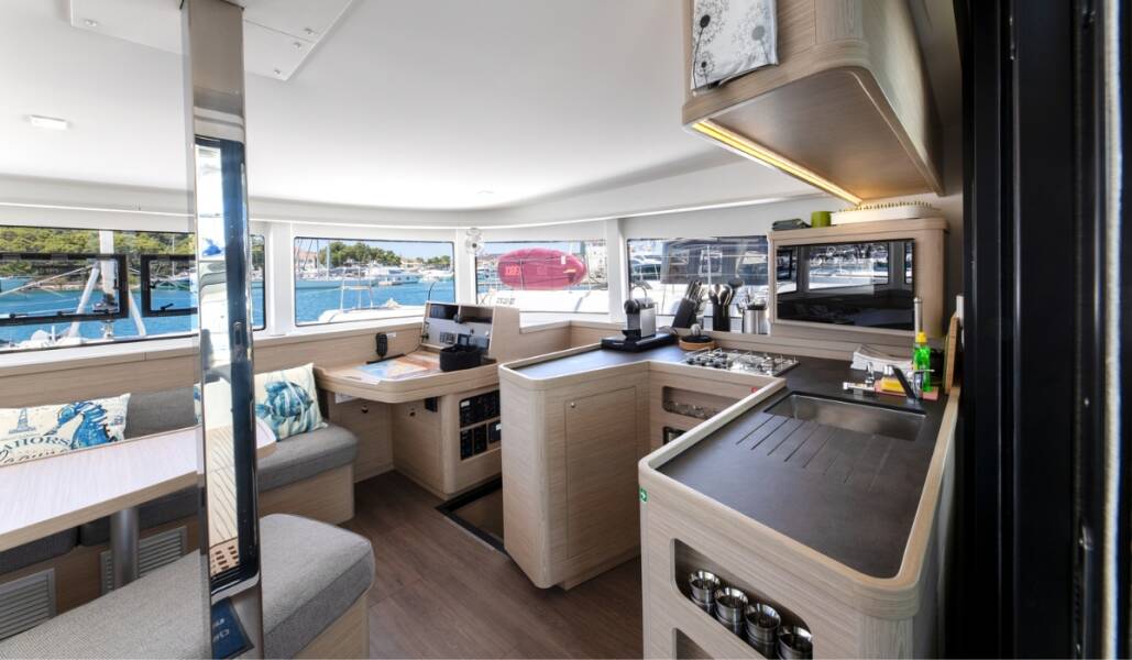Lagoon 42
