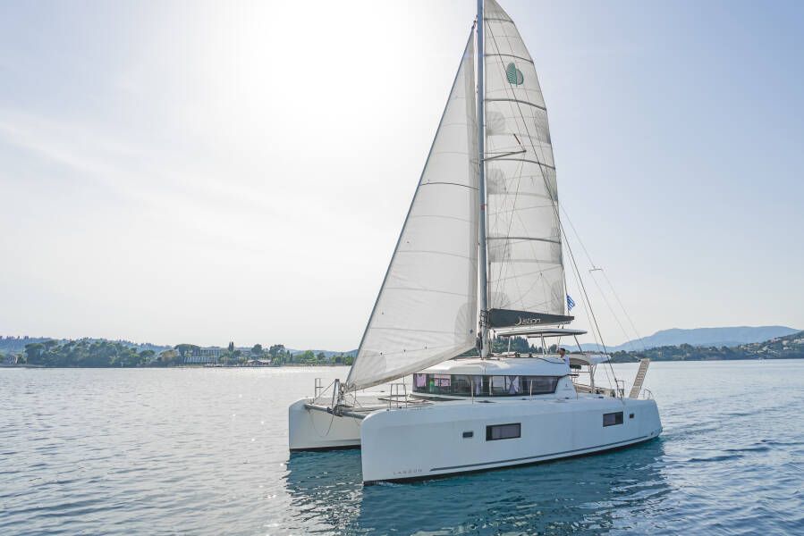 Lagoon 42