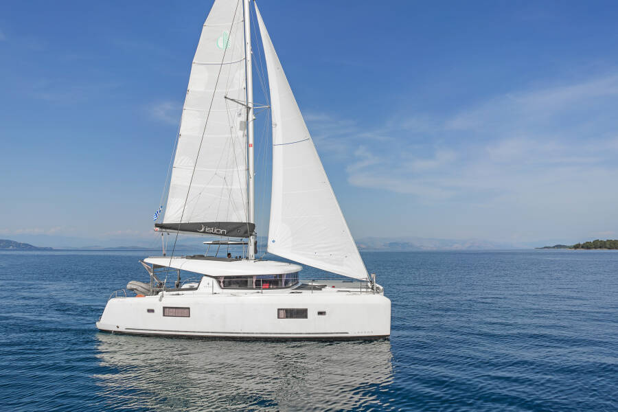 Lagoon 42