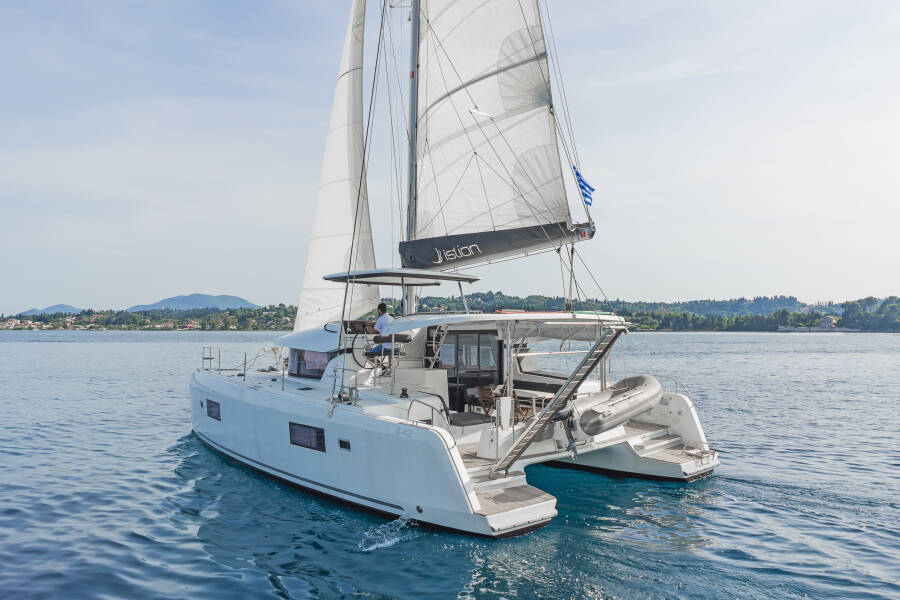 Lagoon 42