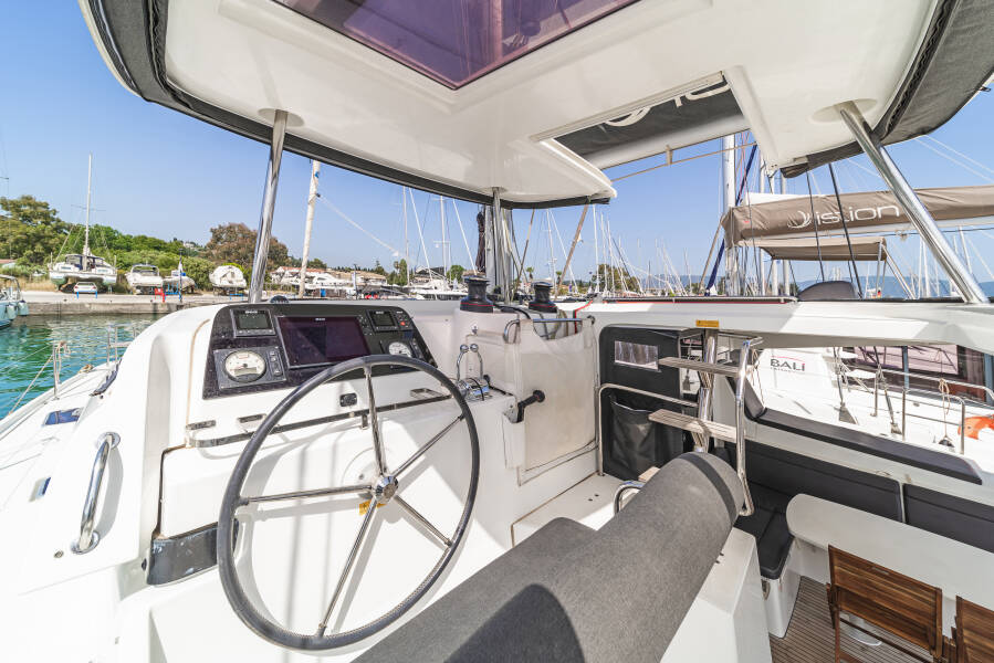 Lagoon 42