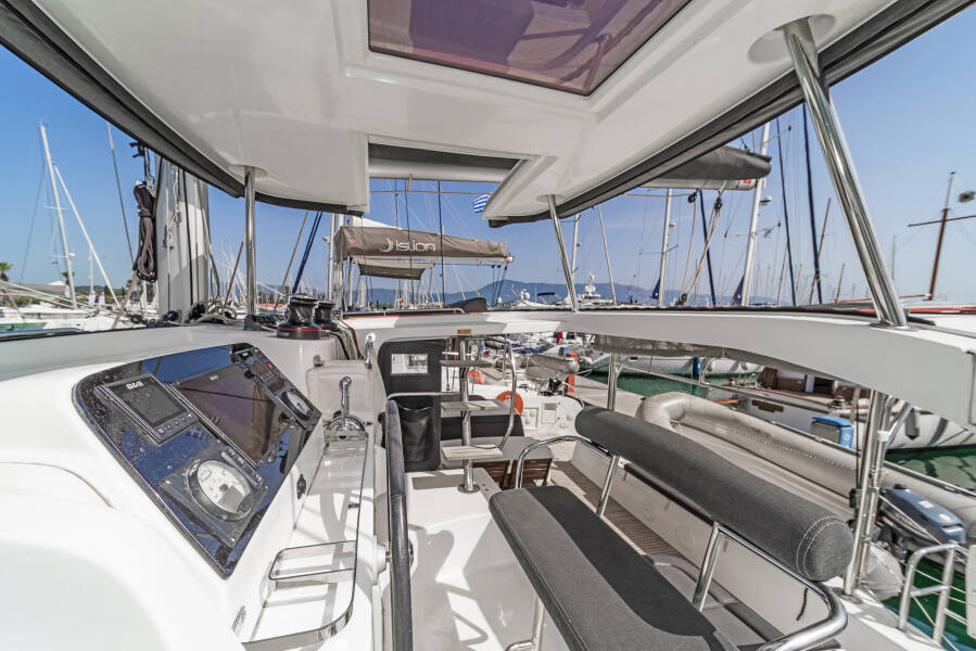 Lagoon 42