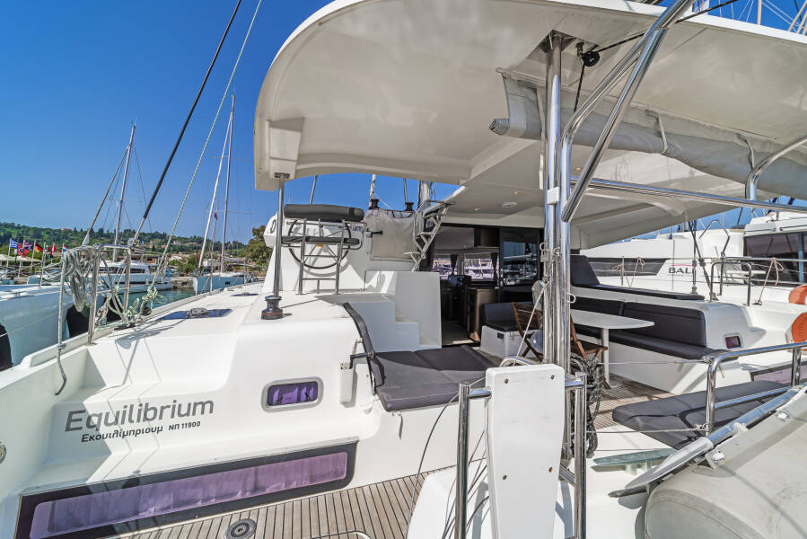 Lagoon 42