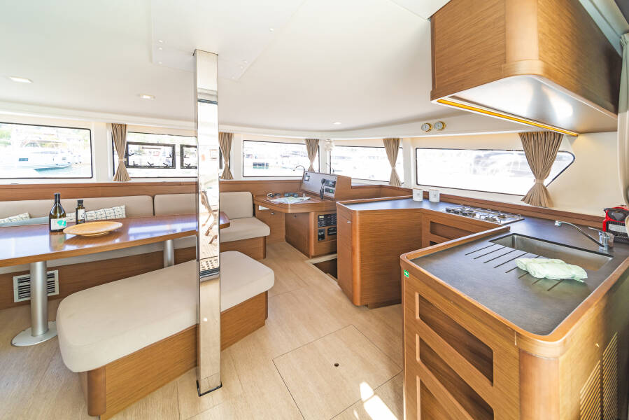Lagoon 42