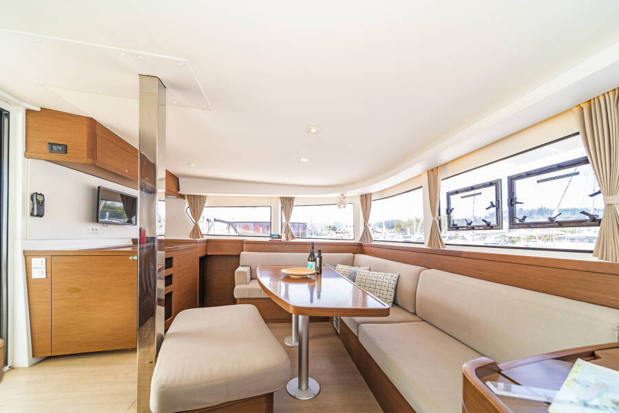 Lagoon 42
