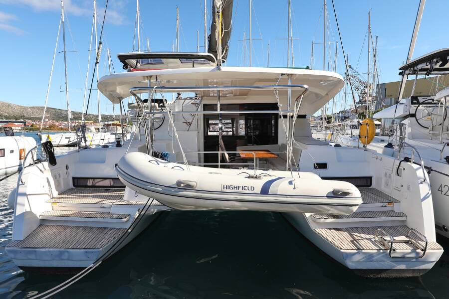 Lagoon 42