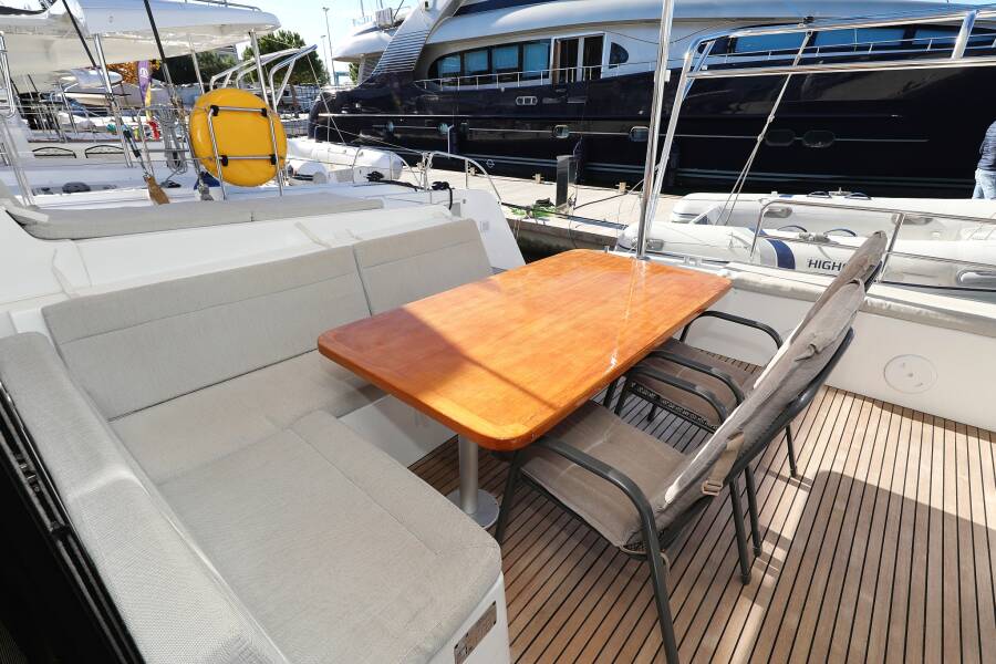 Lagoon 42